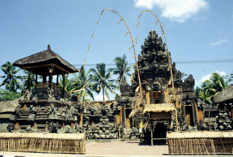bali - ubud temple.jpg
